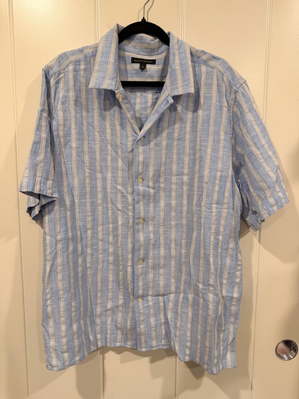 Banana Republic Light Blue and White Striped Short-Sleeve Button-Down Shirt